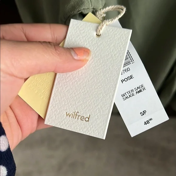 Wilfred Aritzia Women's Sage Green Button-Up Top - Picture 3 of 3